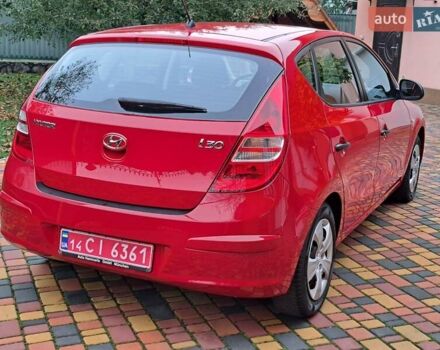 Хендай i30 2009 в Умани на Automoto.ua Красный Хендай i30, объемом двигателя 0 л и пробегом 139 тыс. км за 5850 $, фото 4 на Automoto.ua