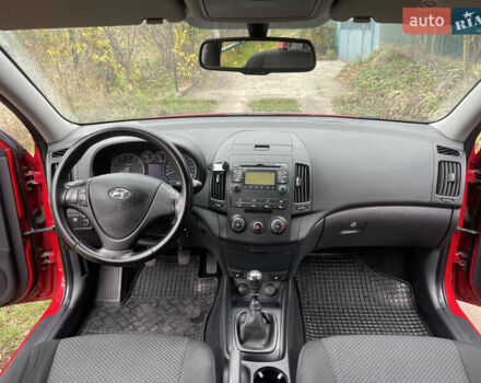 Красный Хендай i30, объемом двигателя 1.59 л и пробегом 195 тыс. км за 7200 $, фото 57 на Automoto.ua