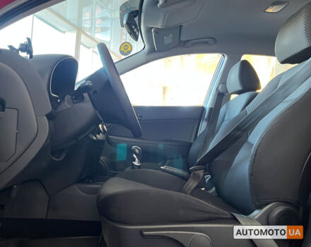 Красный Хендай i30, объемом двигателя 1.4 л и пробегом 182 тыс. км за 6300 $, фото 10 на Automoto.ua