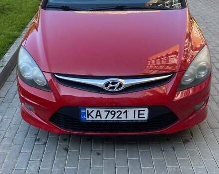 Красный Хендай i30, объемом двигателя 1.58 л и пробегом 202 тыс. км за 5900 $, фото 3 на Automoto.ua