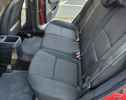 Красный Хендай i30, объемом двигателя 1.6 л и пробегом 202 тыс. км за 5600 $, фото 4 на Automoto.ua