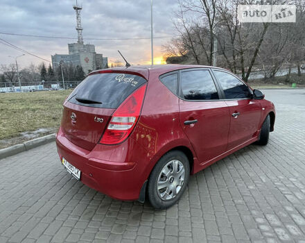 Красный Хендай i30, объемом двигателя 1.4 л и пробегом 122 тыс. км за 5700 $, фото 3 на Automoto.ua