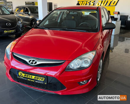 Красный Хендай i30, объемом двигателя 1.4 л и пробегом 182 тыс. км за 6300 $, фото 2 на Automoto.ua