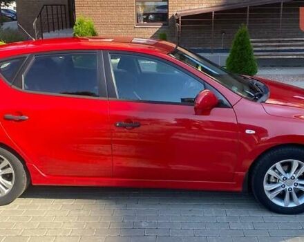 Красный Хендай i30, объемом двигателя 1.58 л и пробегом 202 тыс. км за 5900 $, фото 6 на Automoto.ua