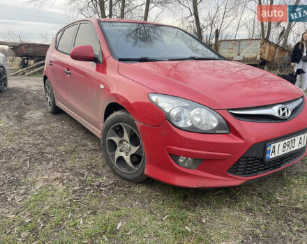 Червоний Хендай i30, об'ємом двигуна 1.59 л та пробігом 265 тис. км за 6250 $, фото 1 на Automoto.ua