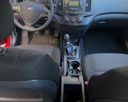 Красный Хендай i30, объемом двигателя 1.58 л и пробегом 202 тыс. км за 5900 $, фото 16 на Automoto.ua
