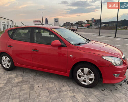 Красный Хендай i30, объемом двигателя 1.58 л и пробегом 178 тыс. км за 5650 $, фото 2 на Automoto.ua