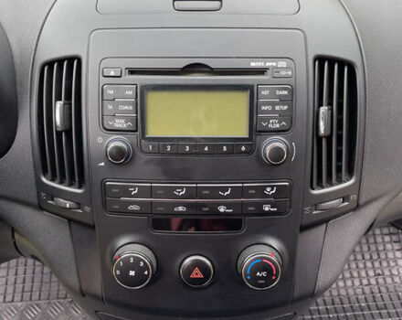 Красный Хендай i30, объемом двигателя 1.59 л и пробегом 195 тыс. км за 7200 $, фото 55 на Automoto.ua