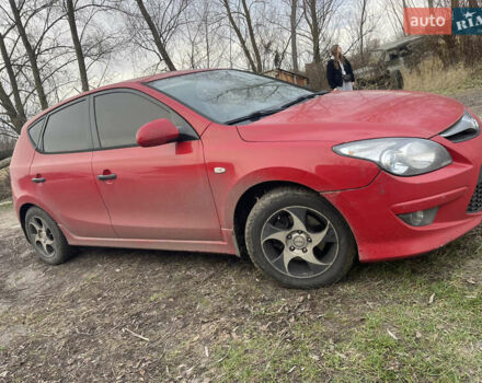 Червоний Хендай i30, об'ємом двигуна 1.59 л та пробігом 265 тис. км за 6250 $, фото 2 на Automoto.ua