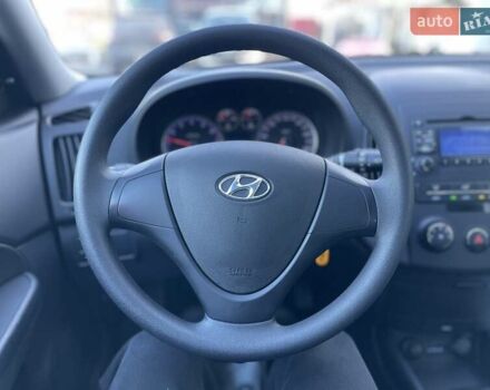 Червоний Хендай i30, об'ємом двигуна 1.4 л та пробігом 223 тис. км за 6300 $, фото 15 на Automoto.ua