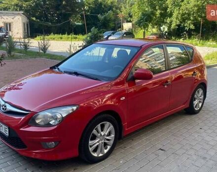 Красный Хендай i30, объемом двигателя 1.58 л и пробегом 202 тыс. км за 5900 $, фото 2 на Automoto.ua
