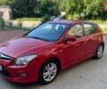 Красный Хендай i30, объемом двигателя 1.58 л и пробегом 202 тыс. км за 5900 $, фото 2 на Automoto.ua