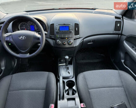 Красный Хендай i30, объемом двигателя 1.59 л и пробегом 165 тыс. км за 6950 $, фото 9 на Automoto.ua