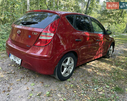 Красный Хендай i30, объемом двигателя 1.6 л и пробегом 225 тыс. км за 6100 $, фото 10 на Automoto.ua