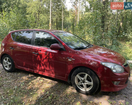 Красный Хендай i30, объемом двигателя 1.6 л и пробегом 225 тыс. км за 6100 $, фото 8 на Automoto.ua