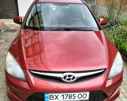 Красный Хендай i30, объемом двигателя 1.58 л и пробегом 186 тыс. км за 6500 $, фото 1 на Automoto.ua