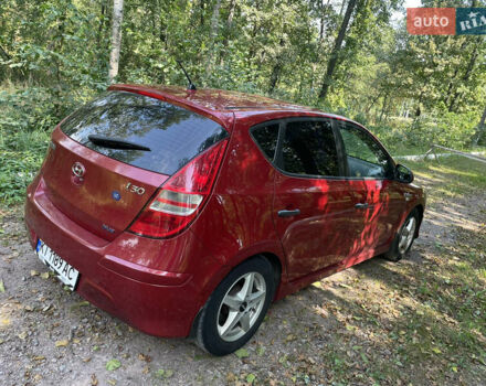 Красный Хендай i30, объемом двигателя 1.6 л и пробегом 225 тыс. км за 6100 $, фото 11 на Automoto.ua