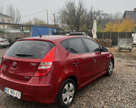 Красный Хендай i30, объемом двигателя 1.58 л и пробегом 167 тыс. км за 7950 $, фото 2 на Automoto.ua