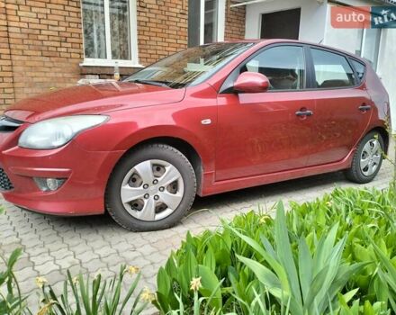 Красный Хендай i30, объемом двигателя 1.58 л и пробегом 186 тыс. км за 6500 $, фото 2 на Automoto.ua