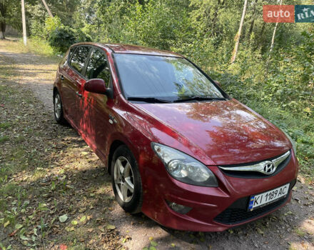Красный Хендай i30, объемом двигателя 1.6 л и пробегом 225 тыс. км за 6100 $, фото 5 на Automoto.ua