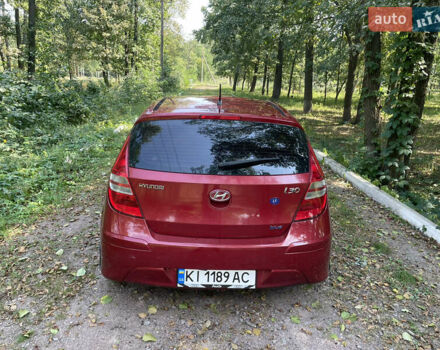 Красный Хендай i30, объемом двигателя 1.6 л и пробегом 225 тыс. км за 6100 $, фото 14 на Automoto.ua