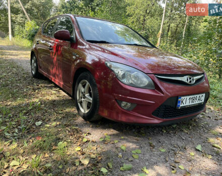 Красный Хендай i30, объемом двигателя 1.6 л и пробегом 225 тыс. км за 6100 $, фото 6 на Automoto.ua