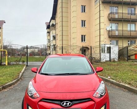 Красный Хендай i30, объемом двигателя 1.4 л и пробегом 127 тыс. км за 8000 $, фото 1 на Automoto.ua