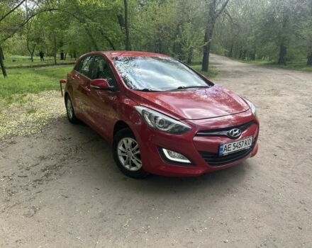Красный Хендай i30, объемом двигателя 1.6 л и пробегом 100 тыс. км за 7500 $, фото 2 на Automoto.ua