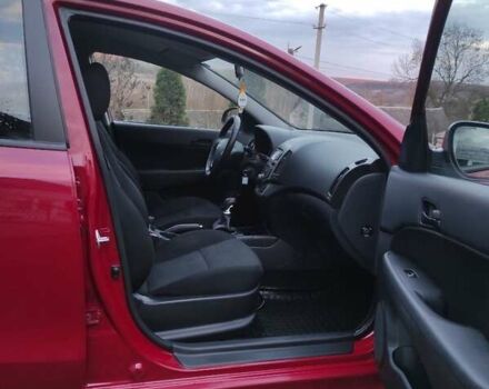 Хендай i30 2012 в Тернополе на Automoto.ua Красный Хендай i30, объемом двигателя 1.6 л и пробегом 200 тыс. км за 6000 $, фото 1 на Automoto.ua