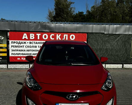Красный Хендай i30, объемом двигателя 1.59 л и пробегом 182 тыс. км за 9200 $, фото 4 на Automoto.ua