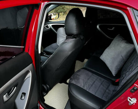 Красный Хендай i30, объемом двигателя 1.59 л и пробегом 182 тыс. км за 9200 $, фото 35 на Automoto.ua