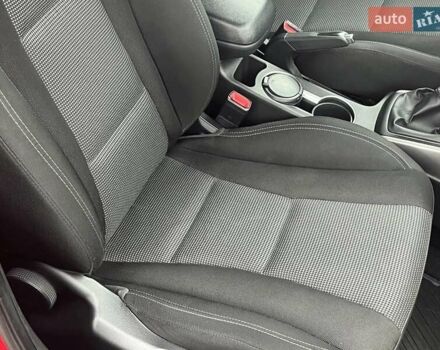 Хендай i30 2013 в Киеве на Automoto.ua Красный Хендай i30, объемом двигателя 1.4 л и пробегом 122 тыс. км за 9790 $, фото 24 на Automoto.ua