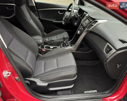 Червоний Хендай i30, об'ємом двигуна 1.4 л та пробігом 72 тис. км за 7800 $, фото 30 на Automoto.ua