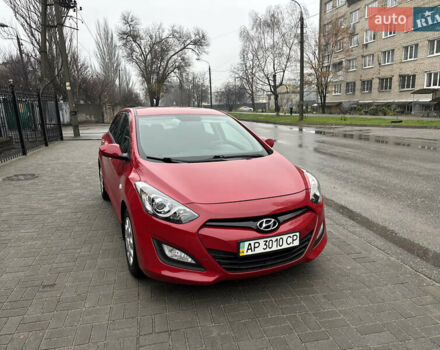 Червоний Хендай i30, об'ємом двигуна 1.4 л та пробігом 72 тис. км за 7800 $, фото 3 на Automoto.ua
