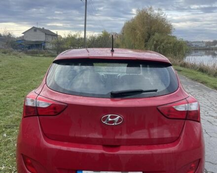 Хендай i30 2013 в Емильчином на Automoto.ua Красный Хендай i30, объемом двигателя 1.4 л и пробегом 85 тыс. км за 8200 $, фото 5 на Automoto.ua