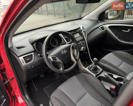Червоний Хендай i30, об'ємом двигуна 1.4 л та пробігом 72 тис. км за 7800 $, фото 22 на Automoto.ua