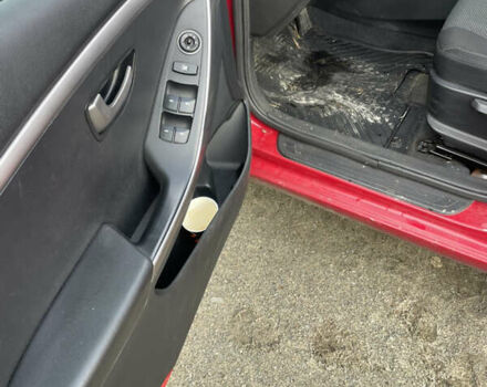 Хендай i30 2013 в Емильчином на Automoto.ua Красный Хендай i30, объемом двигателя 1.4 л и пробегом 85 тыс. км за 8200 $, фото 8 на Automoto.ua