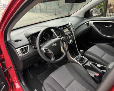 Червоний Хендай i30, об'ємом двигуна 1.4 л та пробігом 72 тис. км за 7800 $, фото 17 на Automoto.ua