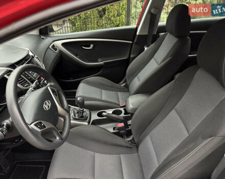 Червоний Хендай i30, об'ємом двигуна 1.4 л та пробігом 72 тис. км за 7800 $, фото 23 на Automoto.ua
