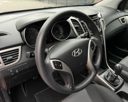 Червоний Хендай i30, об'ємом двигуна 1.4 л та пробігом 72 тис. км за 7800 $, фото 12 на Automoto.ua