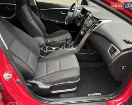 Червоний Хендай i30, об'ємом двигуна 1.4 л та пробігом 72 тис. км за 7800 $, фото 29 на Automoto.ua