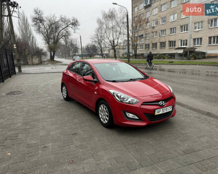 Червоний Хендай i30, об'ємом двигуна 1.4 л та пробігом 72 тис. км за 7800 $, фото 1 на Automoto.ua