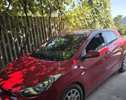Красный Хендай i30, объемом двигателя 1.4 л и пробегом 33 тыс. км за 13000 $, фото 6 на Automoto.ua
