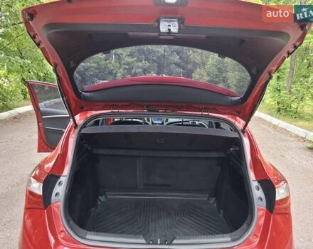 Красный Хендай i30, объемом двигателя 1.58 л и пробегом 208 тыс. км за 7700 $, фото 5 на Automoto.ua