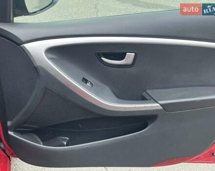 Хендай i30 2013 в Киеве на Automoto.ua Красный Хендай i30, объемом двигателя 1.4 л и пробегом 122 тыс. км за 9790 $, фото 21 на Automoto.ua