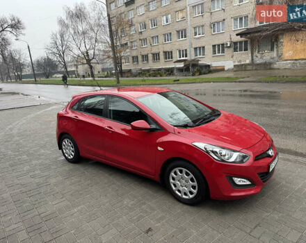 Червоний Хендай i30, об'ємом двигуна 1.4 л та пробігом 72 тис. км за 7800 $, фото 2 на Automoto.ua