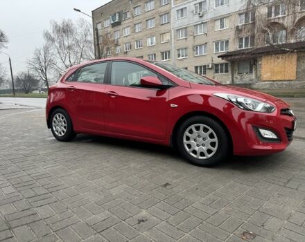 Червоний Хендай i30, об'ємом двигуна 1.4 л та пробігом 72 тис. км за 7800 $, фото 5 на Automoto.ua