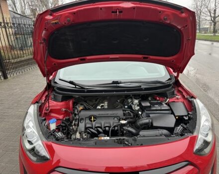 Червоний Хендай i30, об'ємом двигуна 1.4 л та пробігом 72 тис. км за 7800 $, фото 7 на Automoto.ua