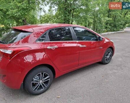 Красный Хендай i30, объемом двигателя 1.58 л и пробегом 208 тыс. км за 7700 $, фото 4 на Automoto.ua