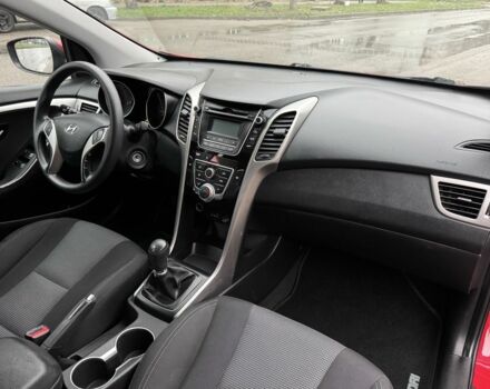 Червоний Хендай i30, об'ємом двигуна 1.4 л та пробігом 72 тис. км за 7800 $, фото 16 на Automoto.ua